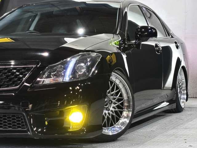 CROWN sedan