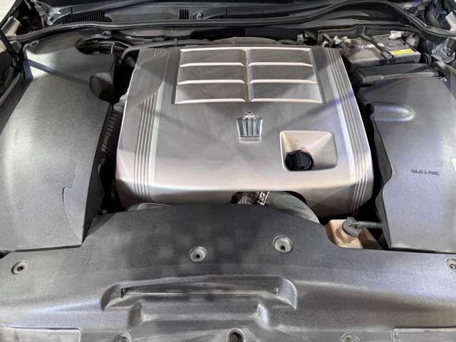 CROWN sedan