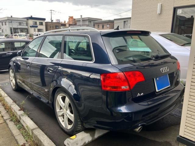 AUDI A4 AVANT