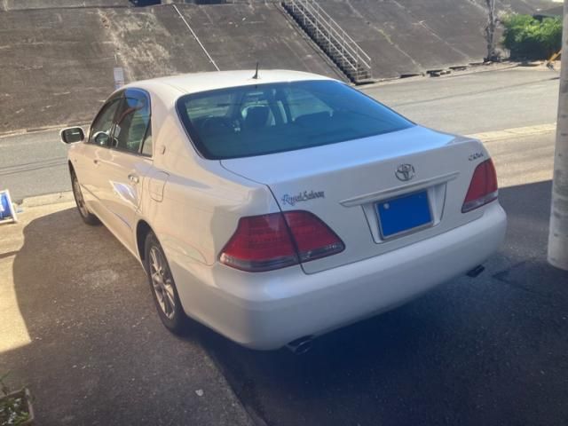 CROWN sedan