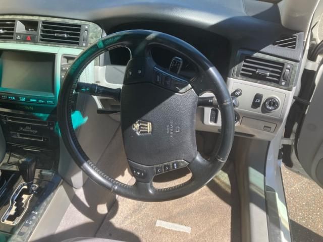 CROWN sedan