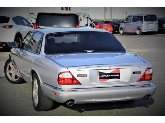 JAGUAR XJseries sedan