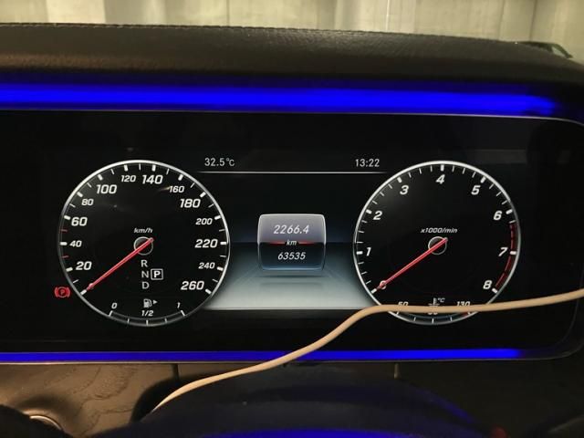 MERCEDES BENZ E class sedan