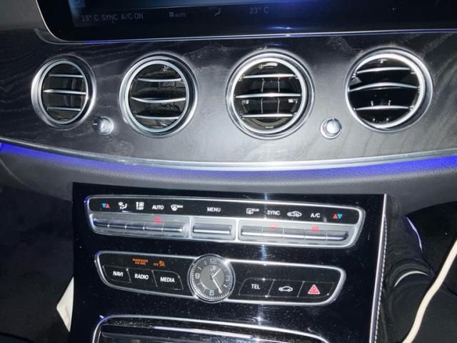 MERCEDES BENZ E class sedan