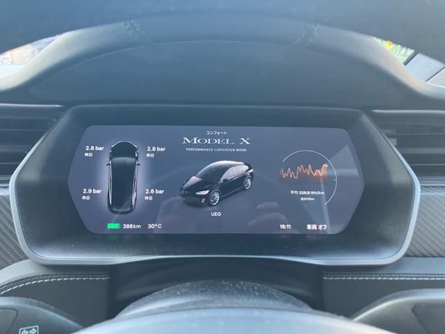 TESLA MODEL X