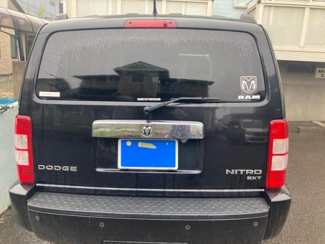 DODGE NITRO
