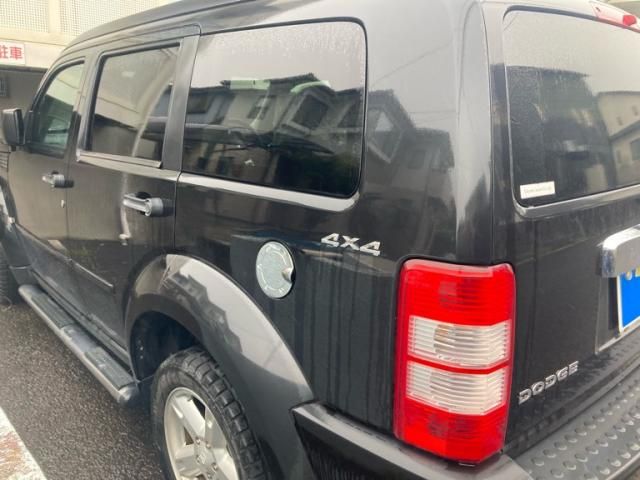 DODGE NITRO