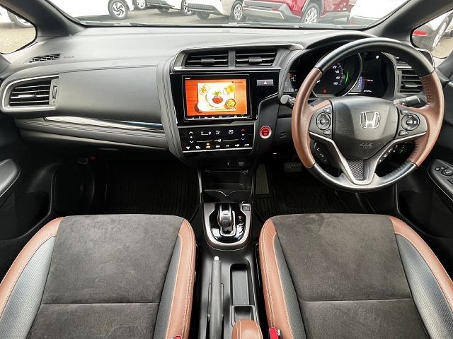 FIT HYBRID
