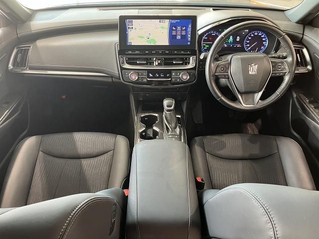 CROWN sedan hybrid 4WD