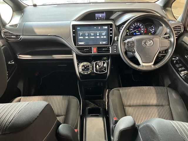 VOXY HYBRID