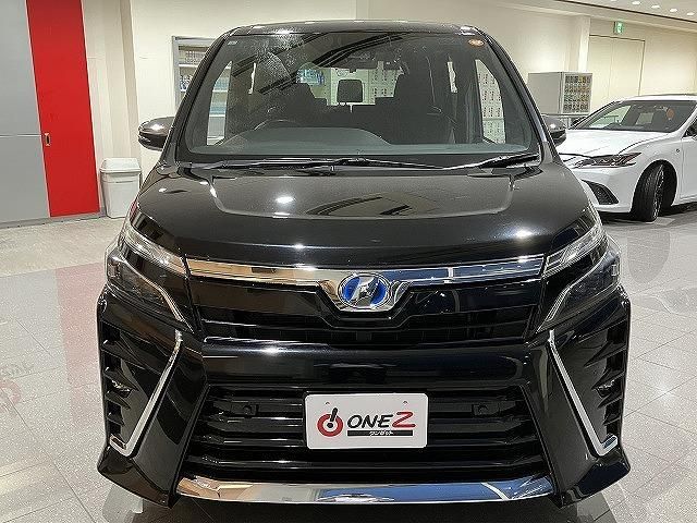 VOXY HYBRID