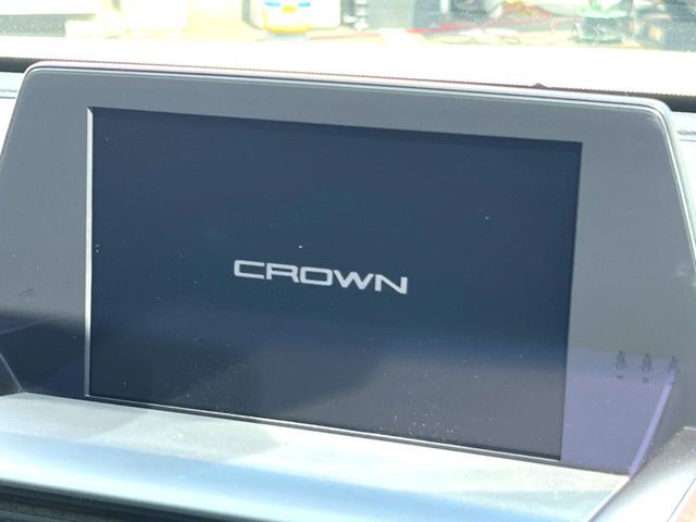 CROWN sedan hybrid