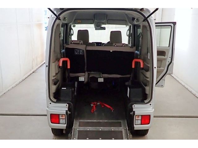 NV100 CLIPPER RIO