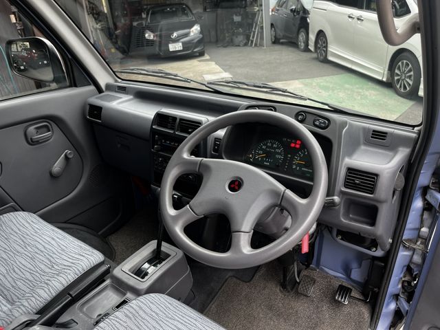 MINICAB BRABO 4WD