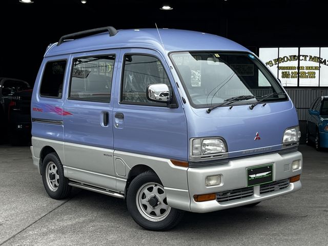 MINICAB BRABO 4WD