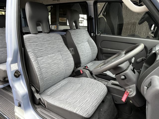MINICAB BRABO 4WD