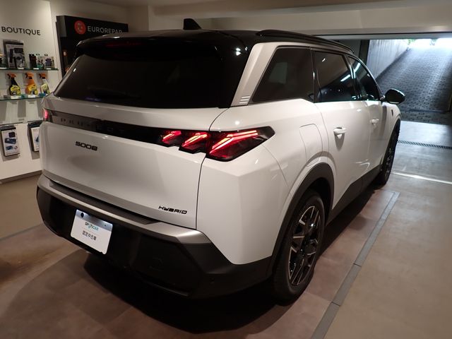 PEUGEOT 5008 SUV