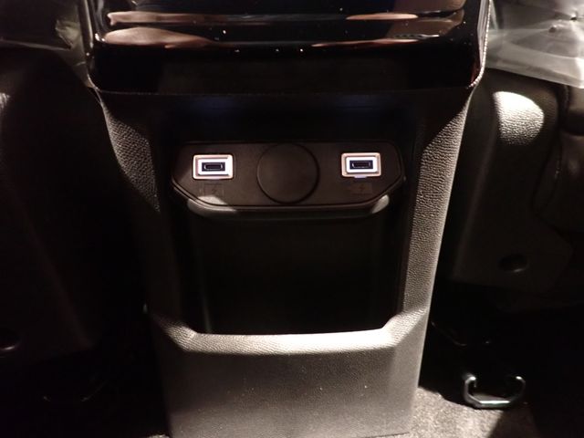 PEUGEOT 5008 SUV