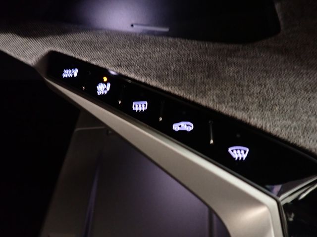PEUGEOT 5008 SUV