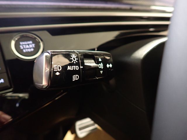 PEUGEOT 5008 SUV
