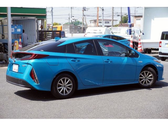 PRIUS PHV