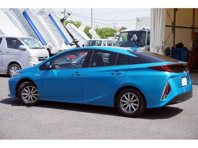 PRIUS PHV
