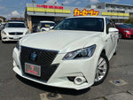 CROWN sedan hybrid
