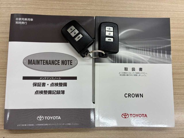 CROWN sedan hybrid