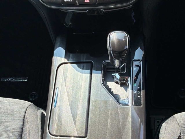 CROWN sedan hybrid