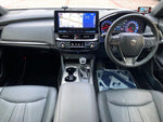 CROWN sedan