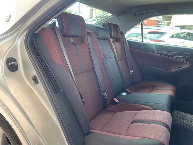 CROWN sedan hybrid