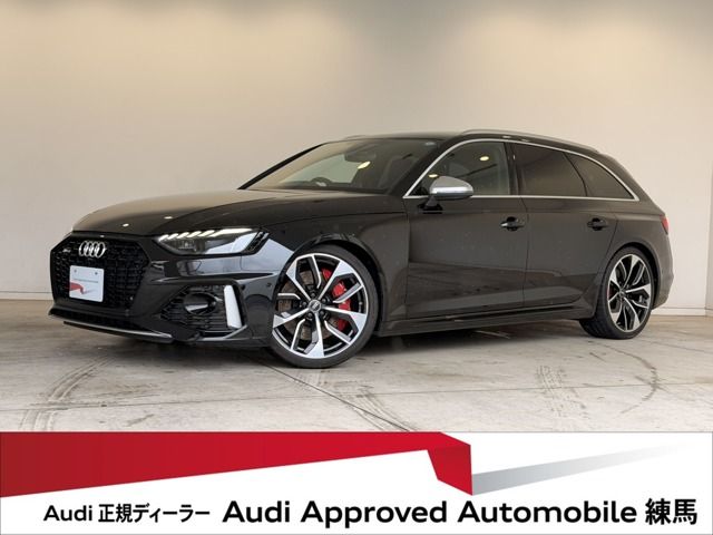 AUDI RS4 AVANT