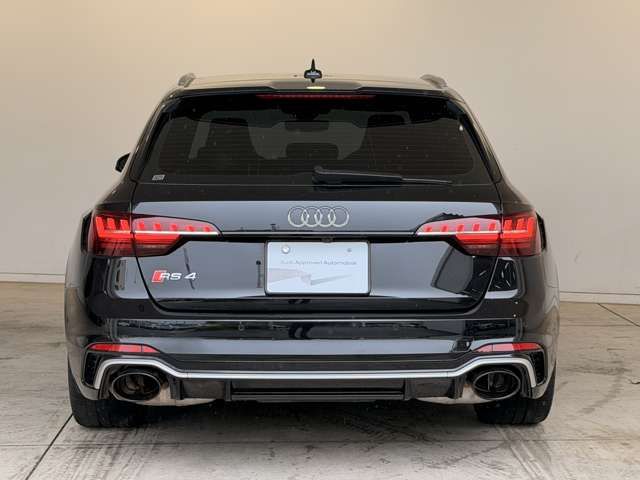 AUDI RS4 AVANT