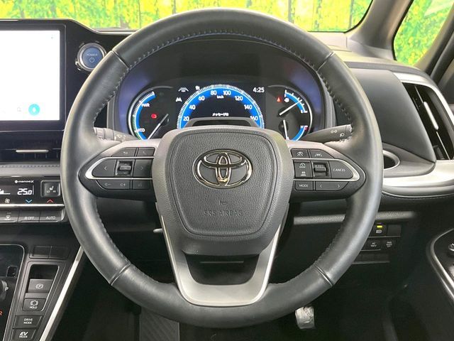 VOXY HYBRID