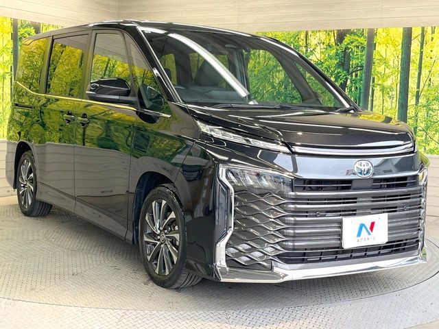 VOXY HYBRID