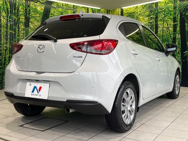 MAZDA2
