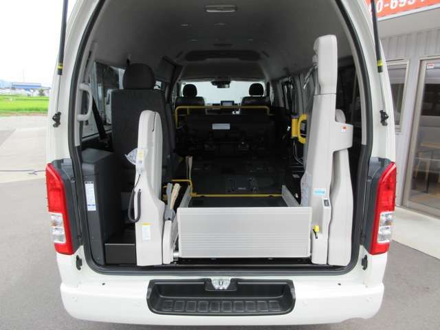 HIACE COMMUTER 4WD