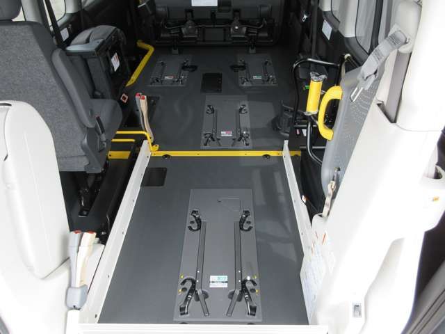 HIACE COMMUTER 4WD