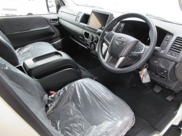 HIACE COMMUTER 4WD