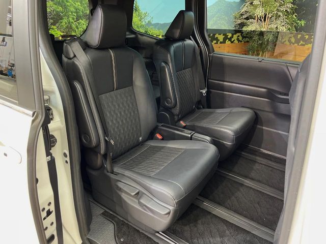 NOAH HYBRID 4WD