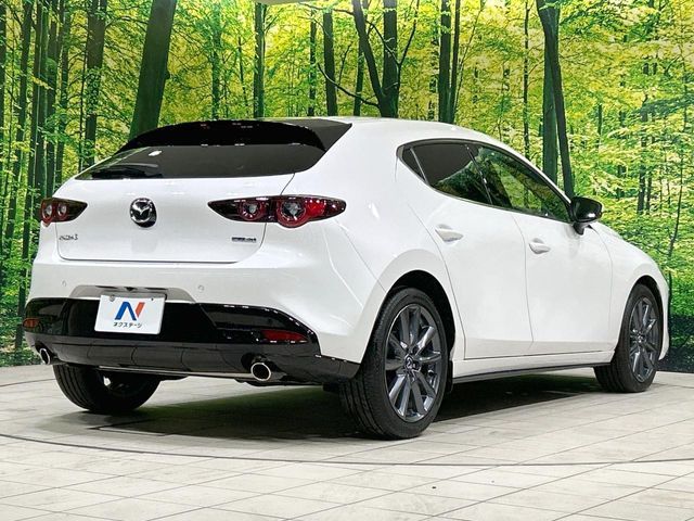 MAZDA3 FASTBACK