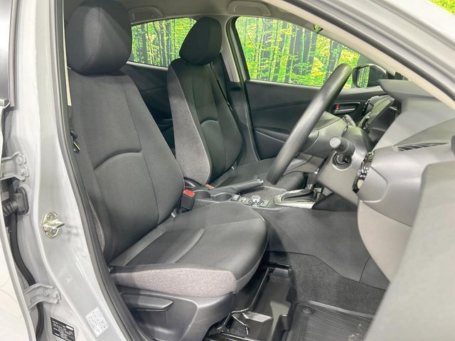 MAZDA2