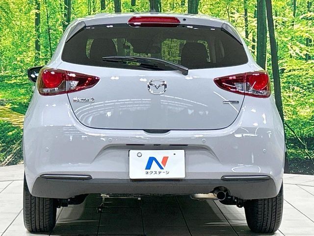 MAZDA2