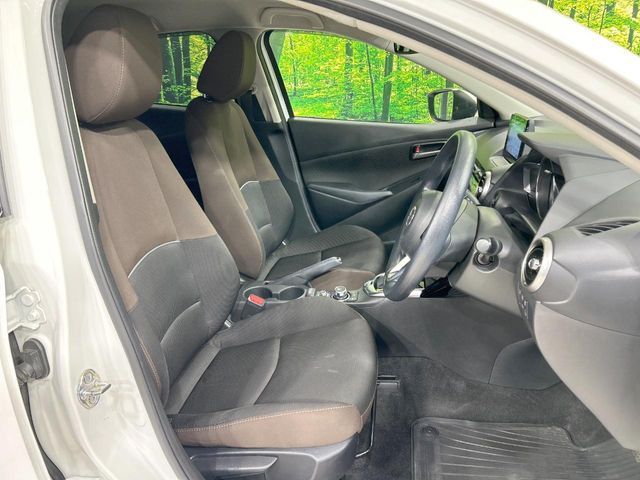 MAZDA2