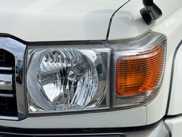 LANDCRUISER van