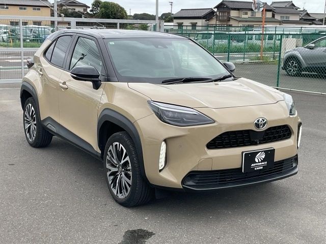 YARIS CROSS
