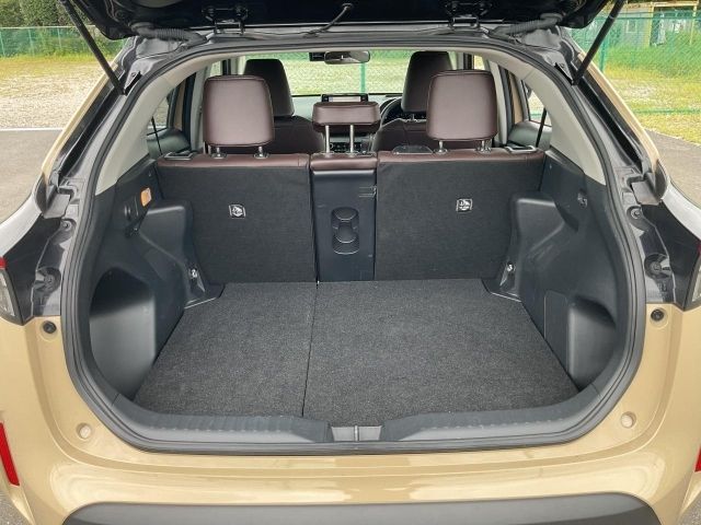 YARIS CROSS