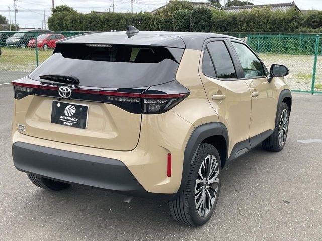 YARIS CROSS