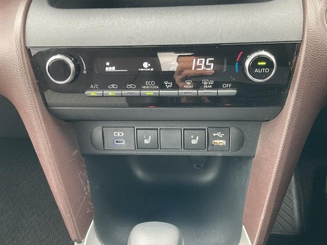 YARIS CROSS