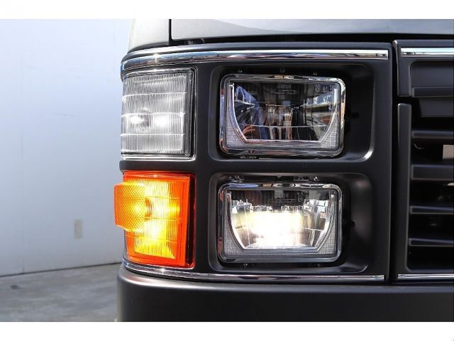 HIACE van 2WD